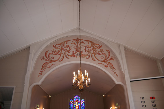 Fil:Lykling kyrkje Himling o.kor.jpg