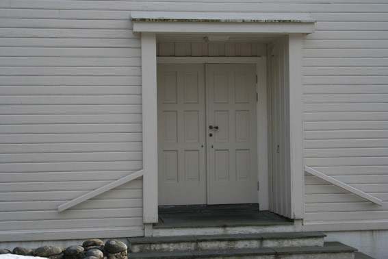 Fil:Lykling kyrkje Hovedinngang.jpg