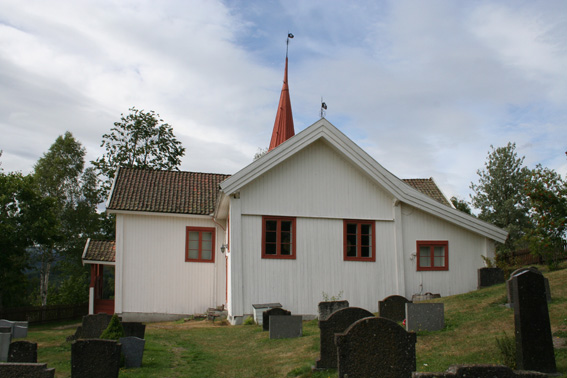 Fil:Lyngdal kirke, Flesberg Fasade 4.jpg