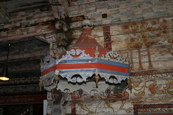 Fil:Lyngdal kirke, Flesberg Over dopefont.jpg