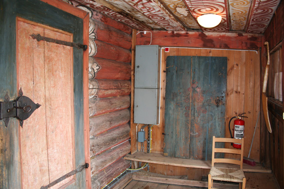 Fil:Lyngdal kirke, Flesberg Våpenhuset 1.jpg