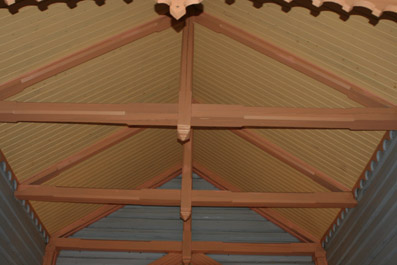 Fil:Mangen kapell Himling over kor.jpg