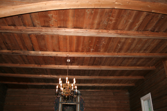 Fil:Mari kirke Himling over kor.jpg