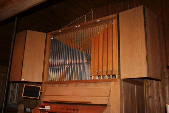 Fil:Mari kirke Orgelet 1.jpg
