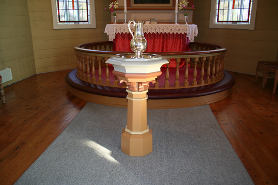 Fil:Moster kyrkje Døpefont 1.jpg