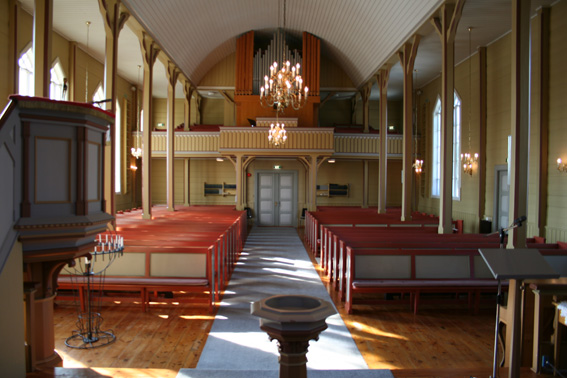 Fil:Moster kyrkje Kirkerom bakre.jpg