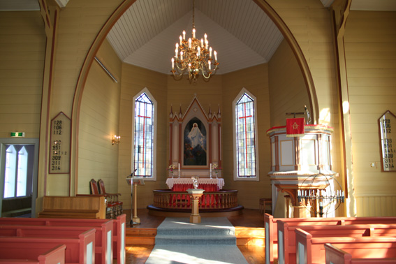 Fil:Moster kyrkje Koråpning.jpg