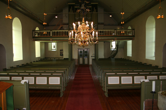 Fil:Myking kyrkje Kirkerom bakre.jpg