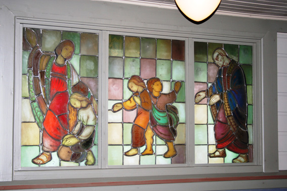 Fil:Mysen kirke Vindu 3.jpg