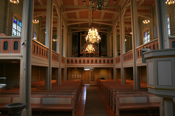 Fil:Nedre eiker kirke Kirkerommet bakre.jpg