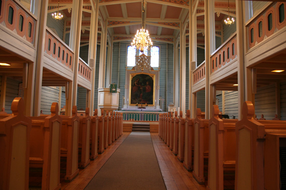 Fil:Nedre eiker kirke Kirkerommet fremre.jpg