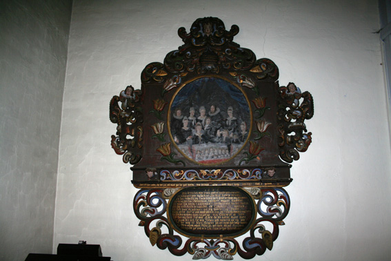 Fil:Nes kirke, Nes Gammel altertavle bilde 1.jpg