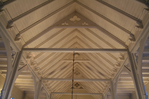 Fil:Nes kirke, Nes Himmling i skip.jpg