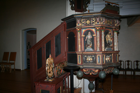 Fil:Nes kirke, Nes Prekestol bilde 1.jpg