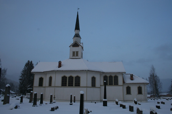 Fil:Nes kirke, Ringerike Fasade4.jpg