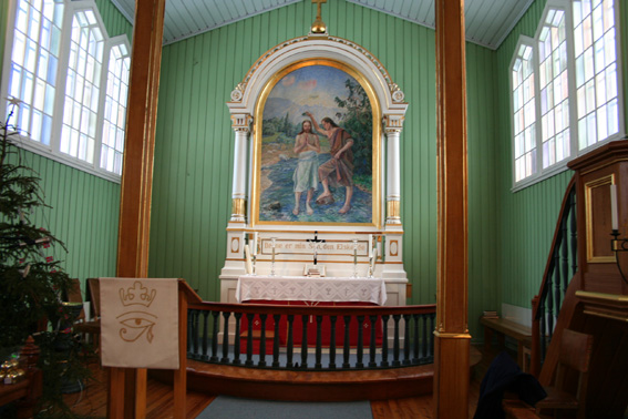 Fil:Nes kirke, Ringerike Koret.jpg