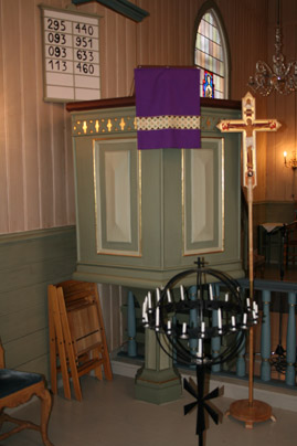 Fil:Nordby kirke, Ås Prekestol 1.jpg