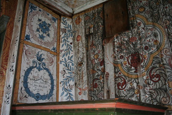 Fil:Nore stavkirke Maleri på vegg i kor 1.jpg