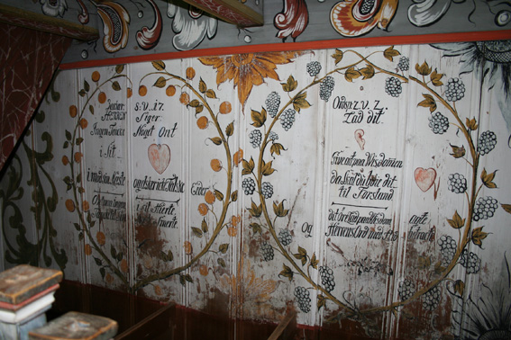 Fil:Nore stavkirke maleri på vegg under galleri 3.jpg