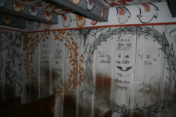 Fil:Nore stavkirke maleri på vegg under galleri 4.jpg