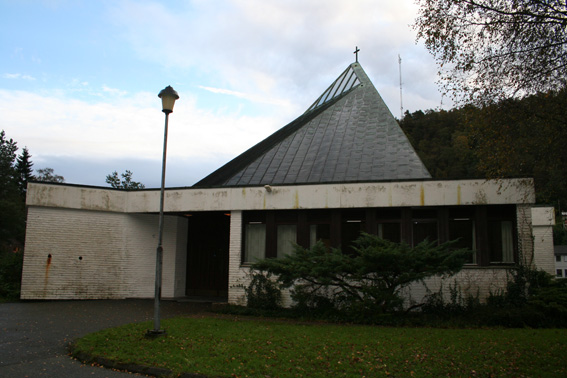 Fil:Nygård kirke Fasade 1.jpg