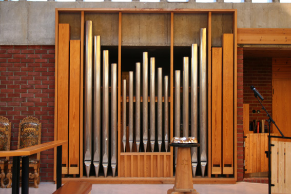 Fil:Nygård kirke Orgel 1.jpg