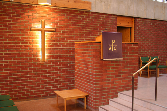 Fil:Nygård kirke Prekestol 2.jpg