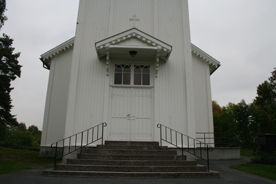 Fil:Nykirke kirke, Modum Hovedinngang.jpg