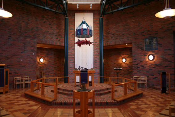 Fil:Nysæter kirke Alterparti 1.jpg