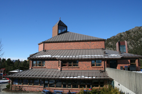 Fil:Nysæter kirke Fasade 1.jpg