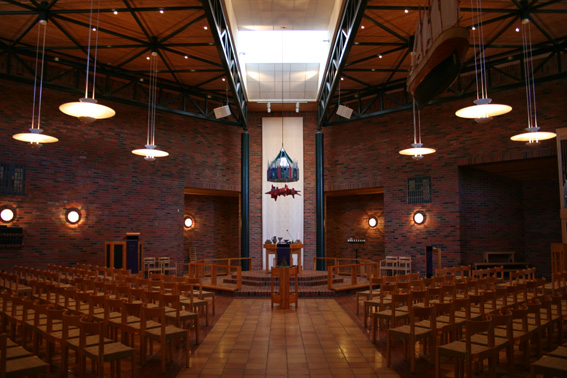 Fil:Nysæter kirke Kirkerom fremre.jpg