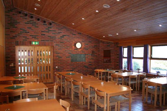 Fil:Nysæter kirke Kyrkjelysal.jpg