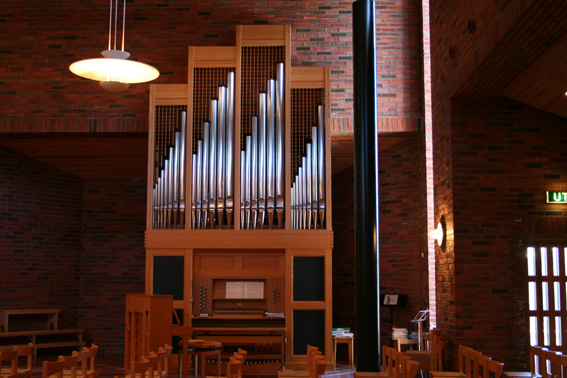 Fil:Nysæter kirke Orgel 1.jpg