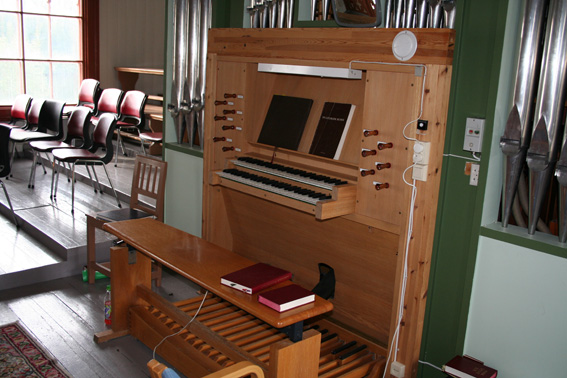 Fil:Olberg kirke, Krødsherad Orgelet 1.jpg