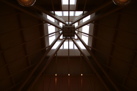 Fil:Olsvik kirke Himling o.kor.jpg