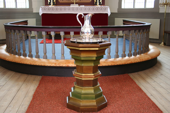 Fil:Onarheim kyrkje Døpefont 1.jpg