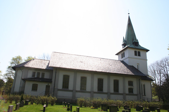 Fil:Onsøy kirke Fasade4.jpg