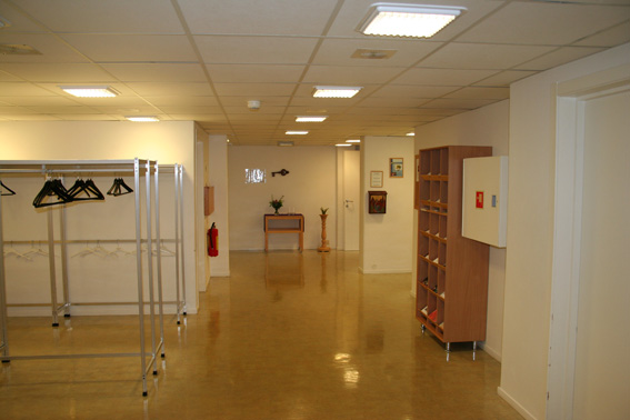 Fil:Ostereidet kyrkje Inngangsparti.jpg