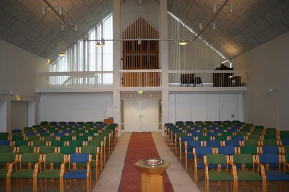 Fil:Ostereidet kyrkje Kirkerom bakre.jpg