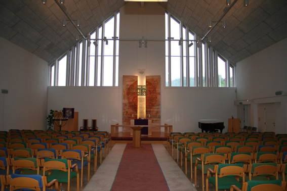 Fil:Ostereidet kyrkje Kirkerom fremre 1.jpg