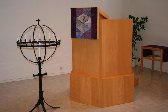 Fil:Ostereidet kyrkje Prekestol 1.jpg