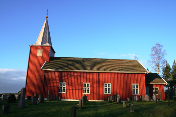 Fil:Rømskog kirke Fasade 2.jpg