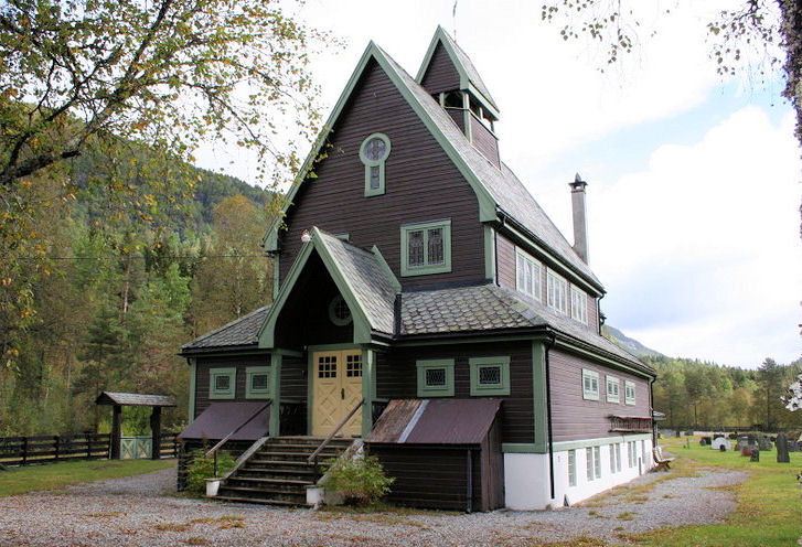 Fil:Raundalen, vestfasaden, AMH 2007.jpg