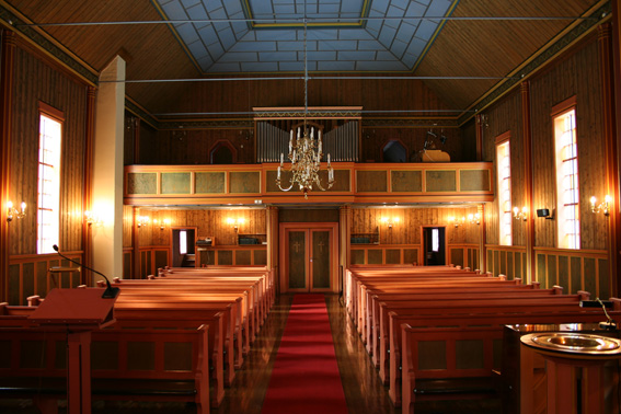 Fil:Reksteren kyrkje Kirkerom bakre.jpg