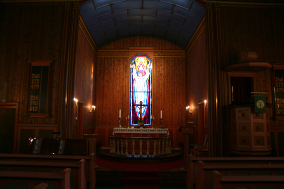 Fil:Reksteren kyrkje Koråpning.jpg