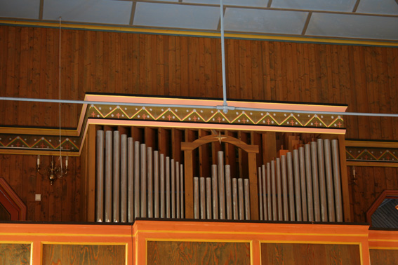 Fil:Reksteren kyrkje Orgel 2.jpg