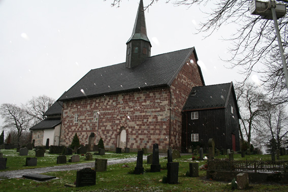 Fil:Rygge kirke Fasade 4.jpg