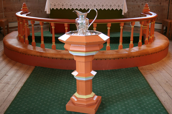 Fil:Sæbø kyrkje Døpefont 1.jpg