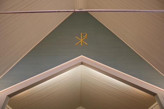 Fil:Sævareid kapell Himling o.kor.jpg