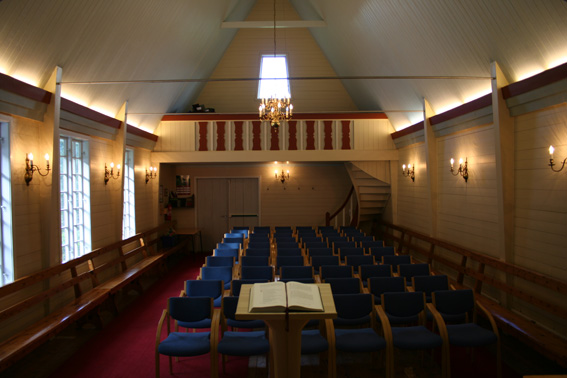 Fil:Sævareid kapell Kirkerom bakre.jpg